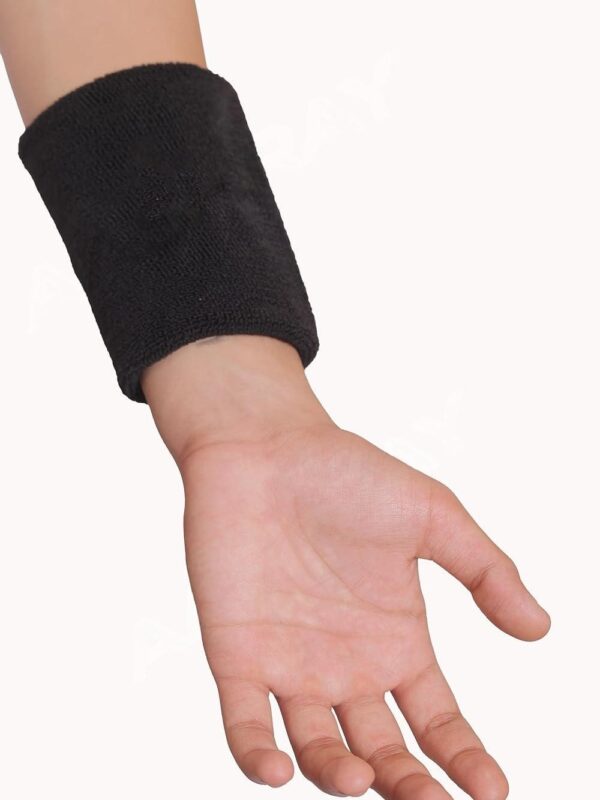 YONKER ARM GUARD WITH WRIST BAND | PLAYERS CHOICE